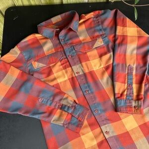COLUMBIA Men's Plaid Button-Up Shirt in Red, Orange & Blue